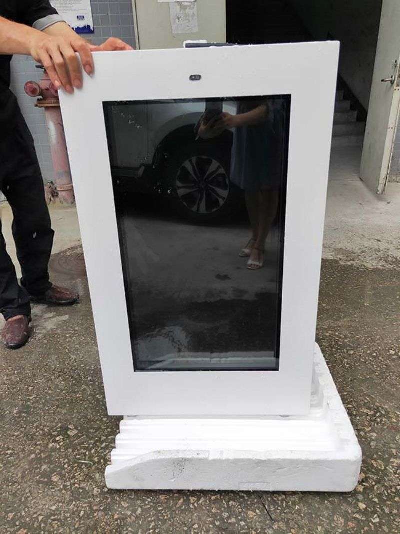 高清宣傳屏戶外防水防曬廣告機-01