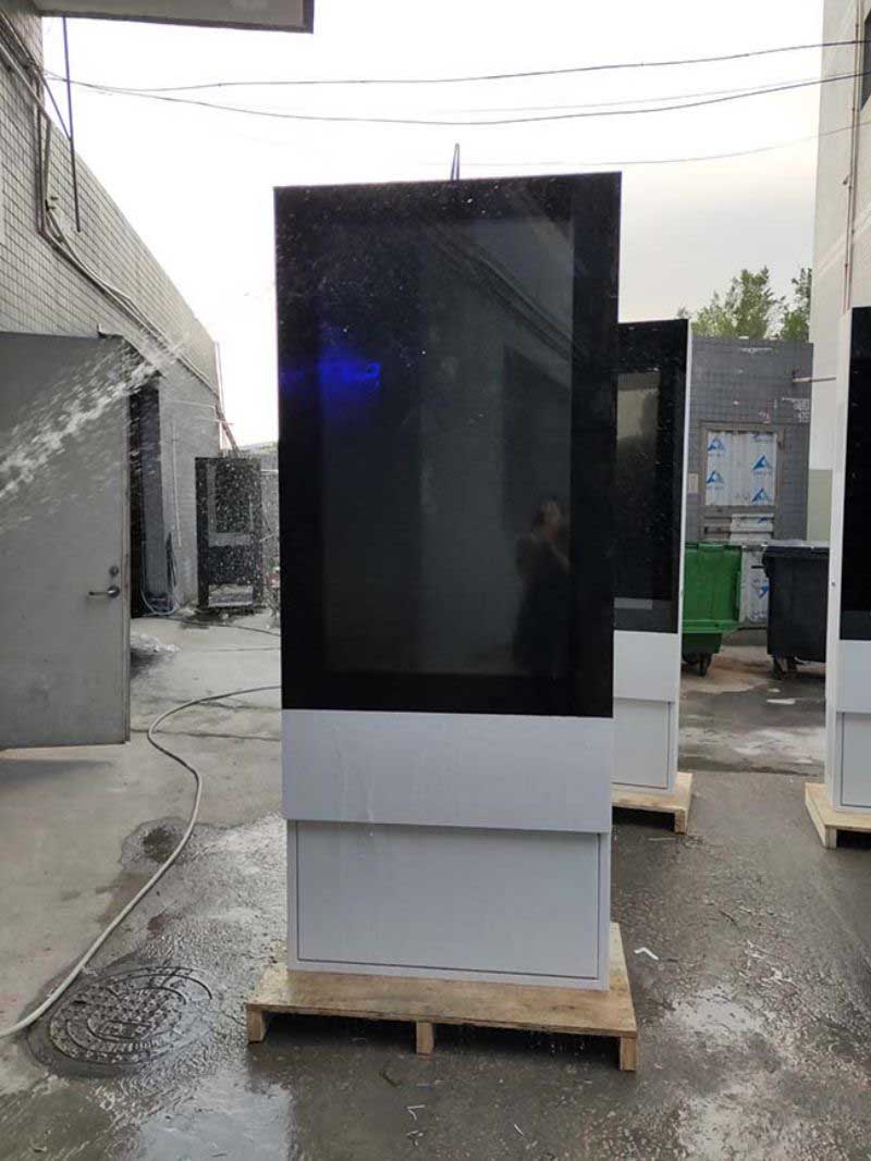 商業(yè)高亮顯示屏廣告機(jī)-03