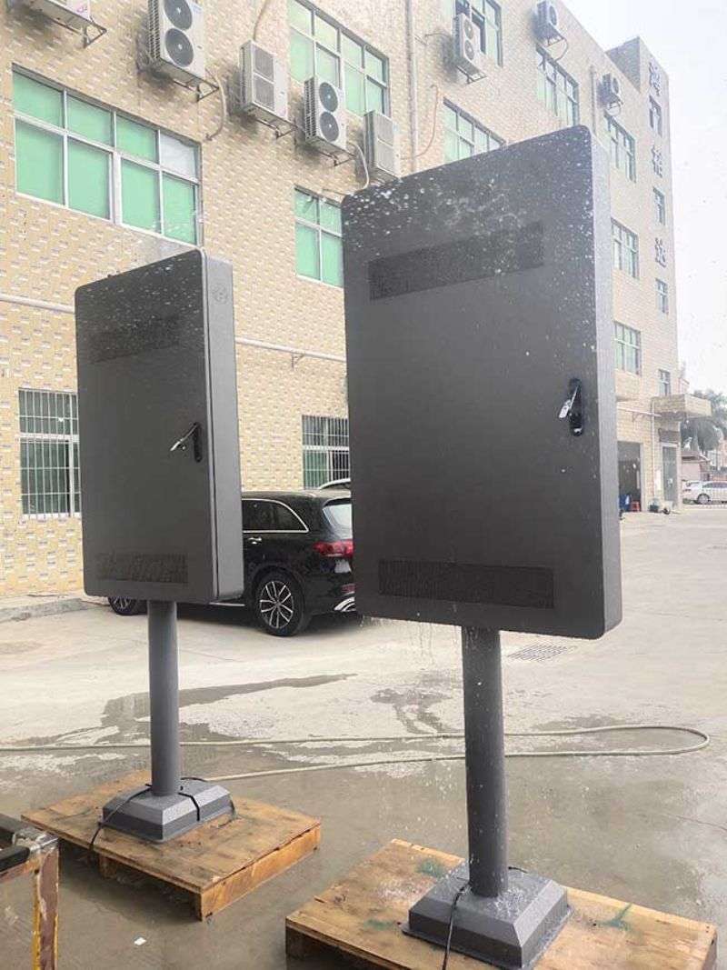 55寸豎屏戶外廣告機(jī)數(shù)字標(biāo)牌廠家-05