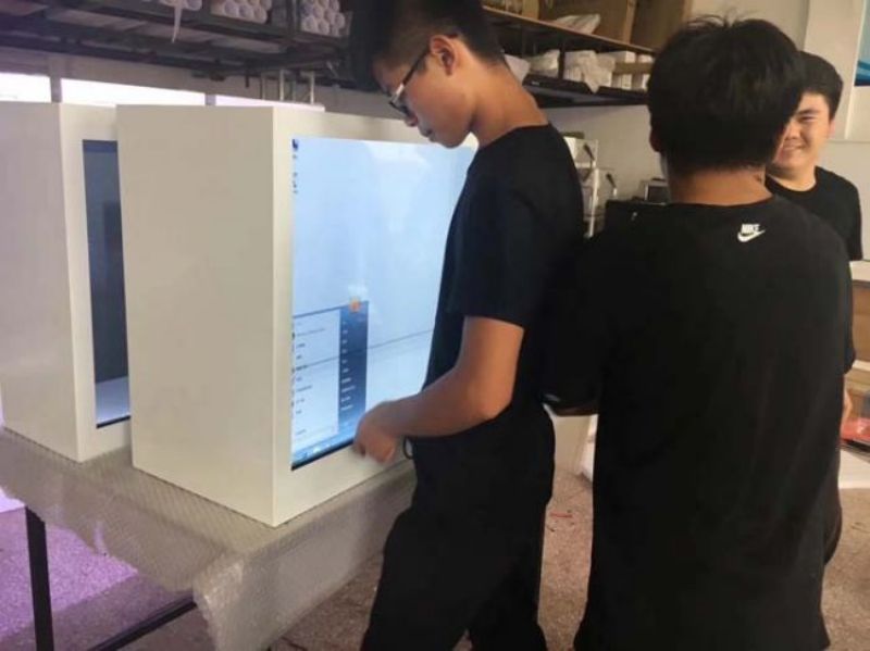 32寸互動觸摸智能展示柜-05