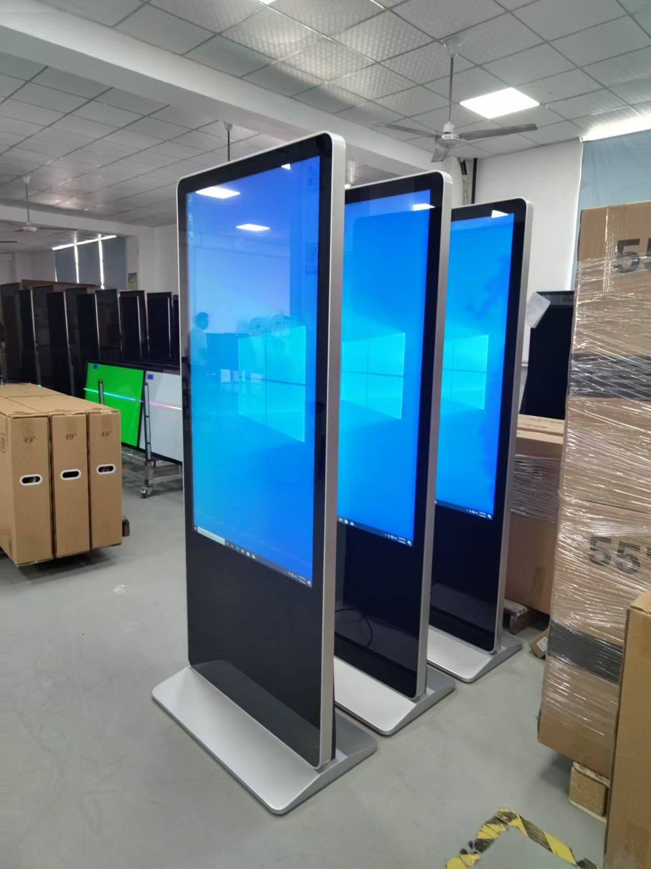 55寸Windows電容觸摸一體機(jī)