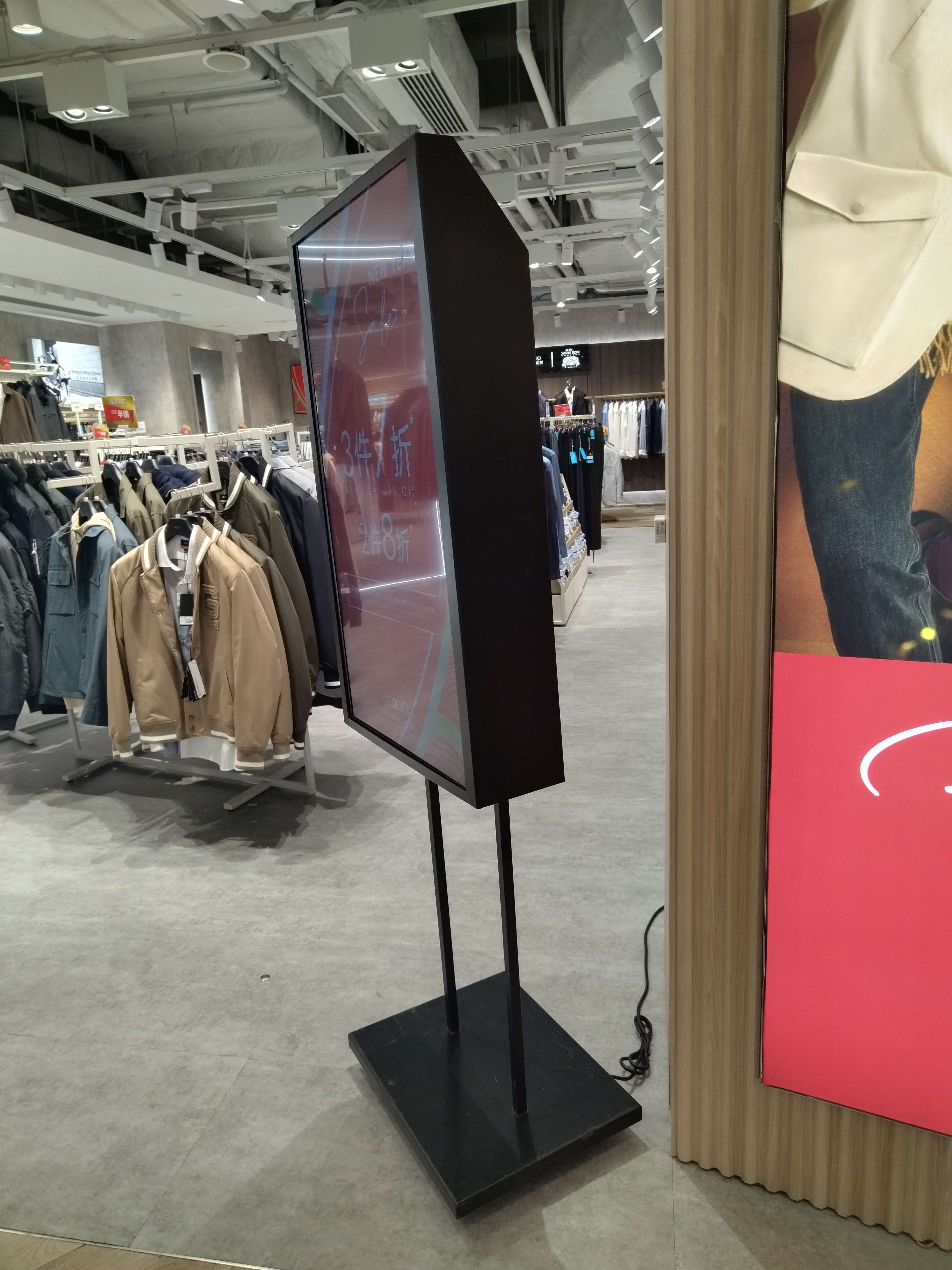 43寸櫥窗展示屏